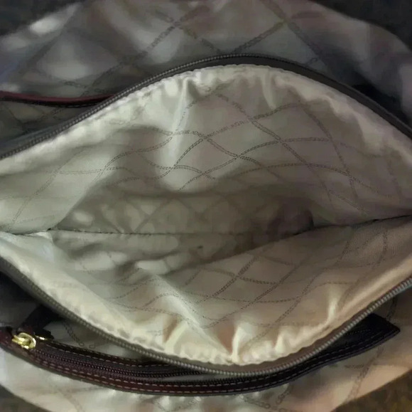 Michael Kors Voyager Red Large Leather Tote - Picture 6 of 9